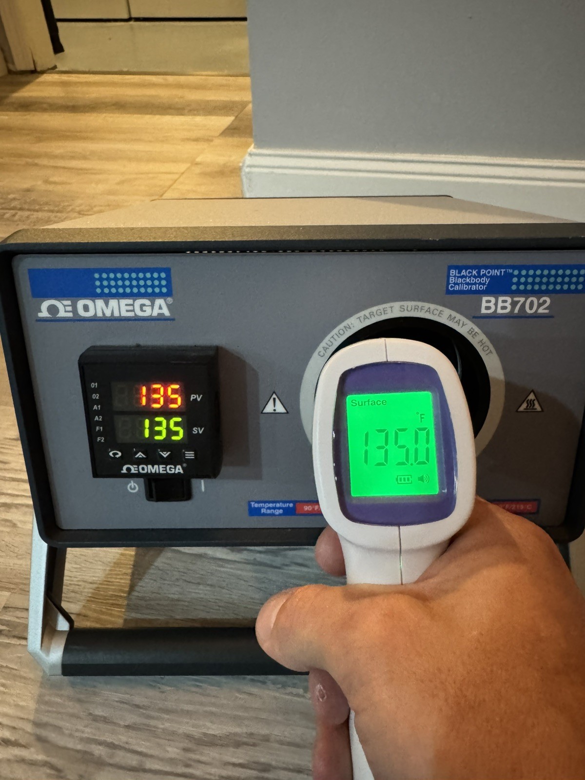 OMEGA BB702 BLACK POINT Blackbody Calibrator