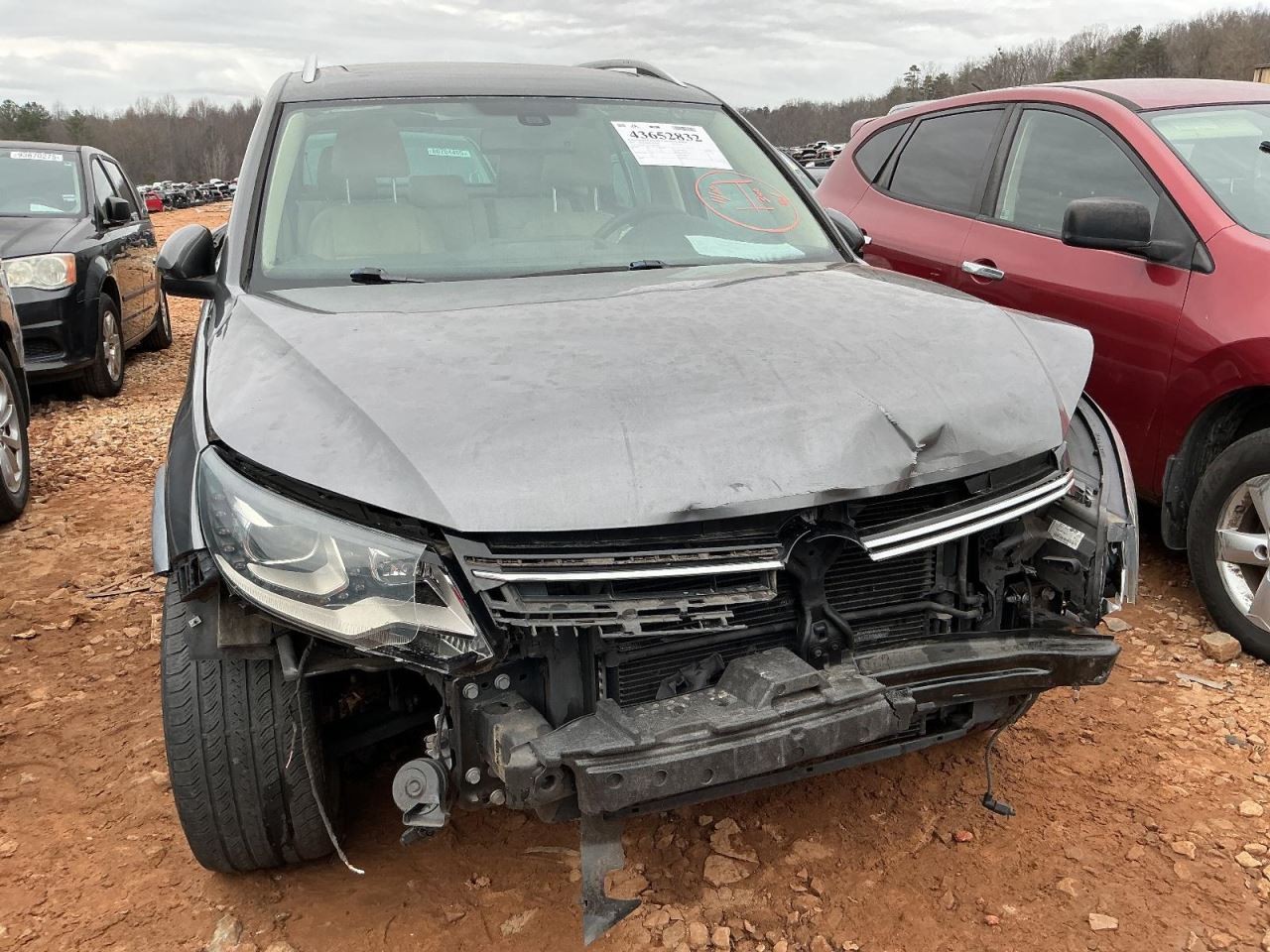 TIGUAN 2012 Glove Box 4909107