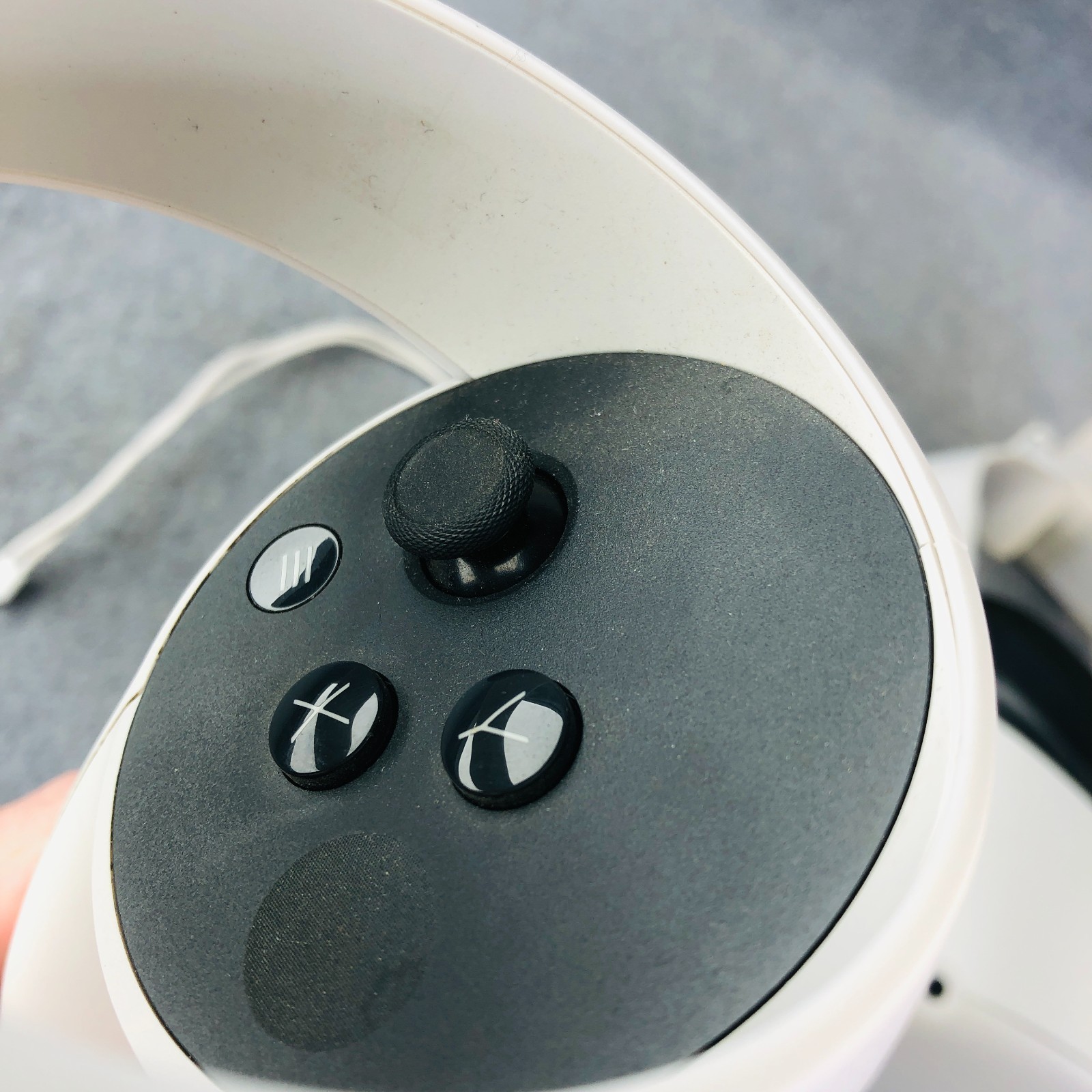 OCULUS QUEST 2 *NO CHARGER* with Controllers ~ Tested Working Condition
