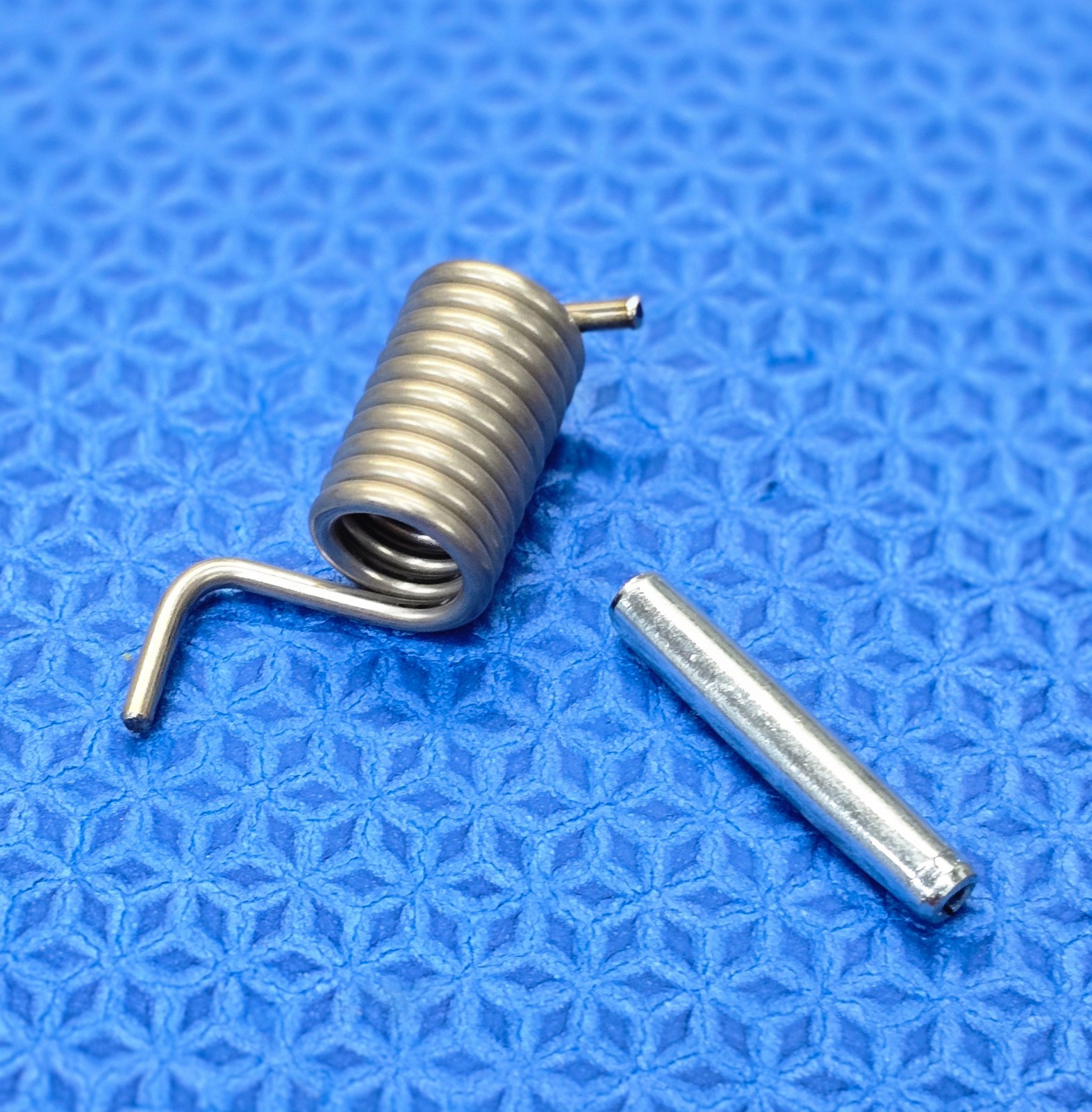 Cable Lasher Springs and Pin for Front Door J2