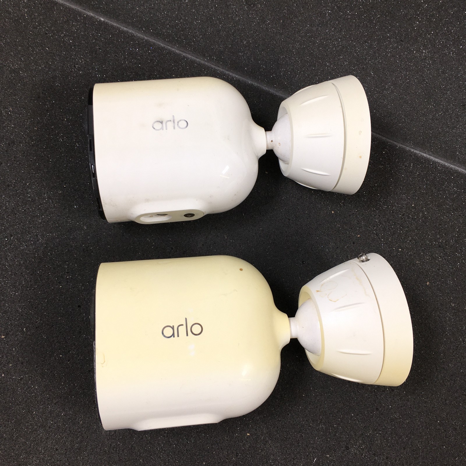 Arlo Ultra VMC5040 4K Ultra UHD Wire-Free Camera 2 PACK (ACCEPTABLE)