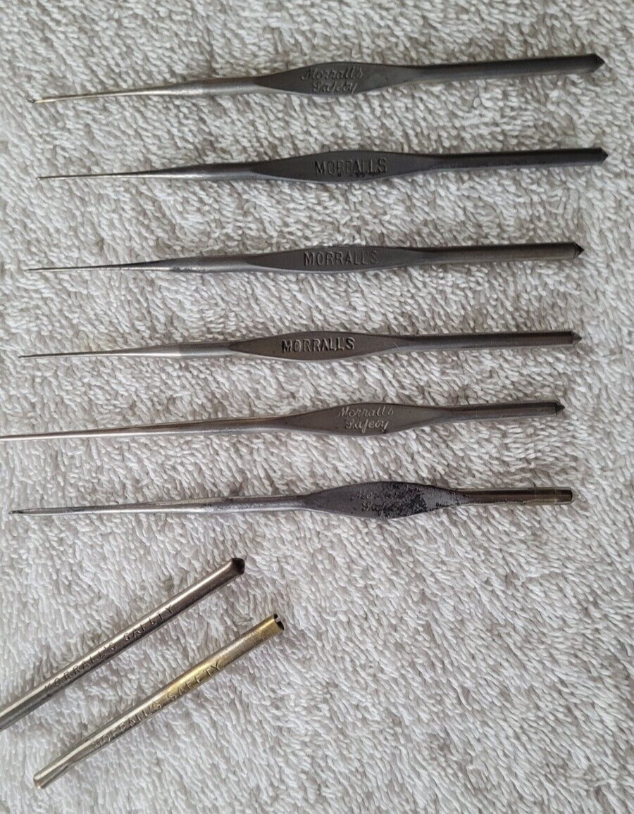 Vintage Set of 6 Morrall's  Metal Crochet Hooks & 2 caps Sz 3, 6.5, & 7