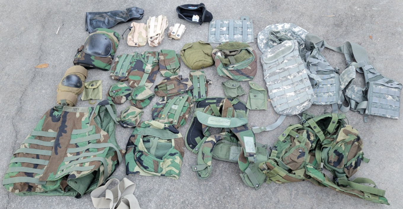 Huge Lot of Military gear Radio Canteen Pouches Hat Goggles Vest  L@@K