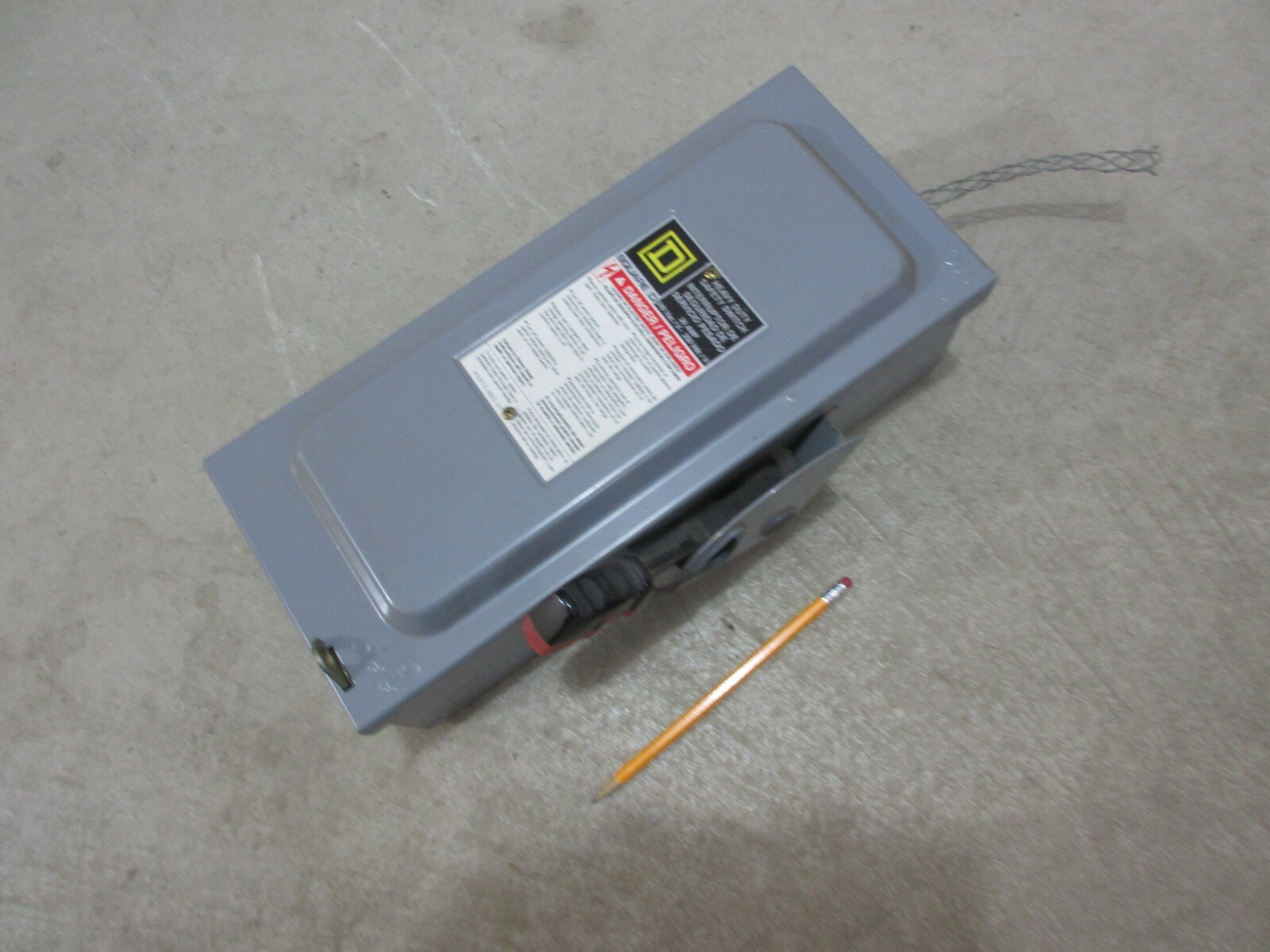 Square D, H221N Safety Switch Type 1 Enclosure, Single Throw, Fusible