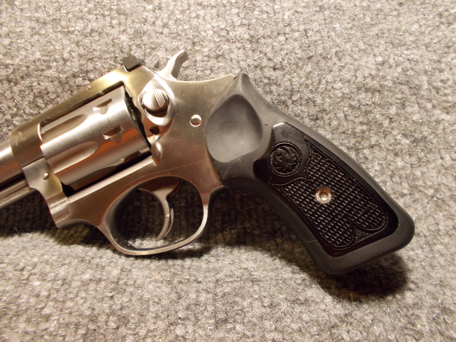 Custom Checkered Inserts for Ruger SP101 Black