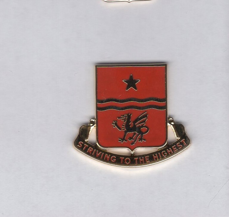 US Army 30th Field Artillery Regiment crest DUI clutchback c/b badge P-23