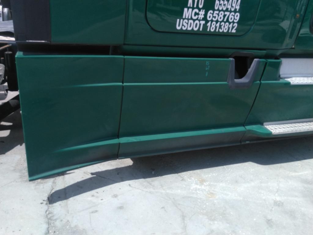 For 2016 FREIGHTLINER CASCADIA 125 SIDE FAIRING Right ,  FL