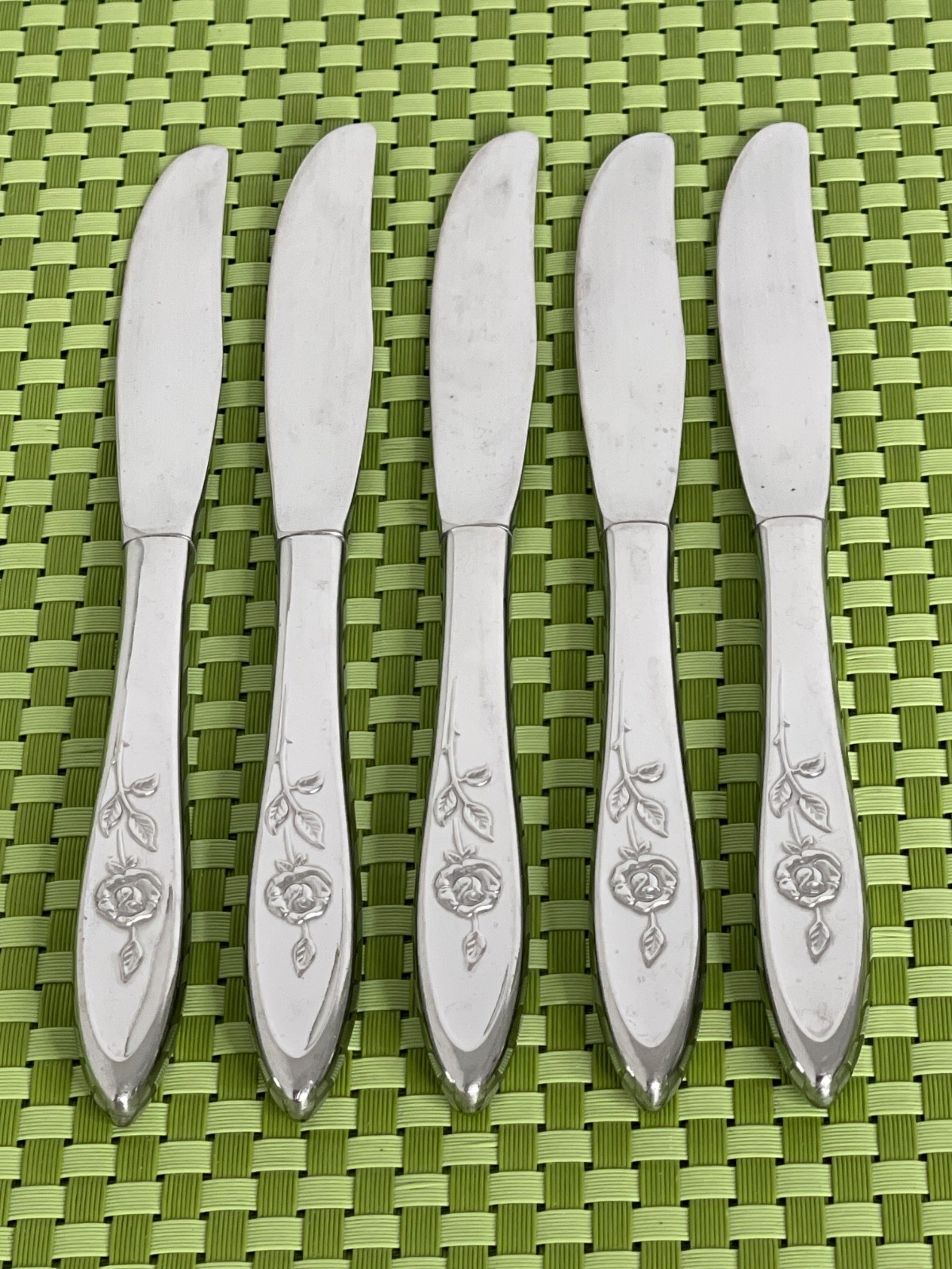 Oneida Community MY ROSE Stainless 5 Dinner Knives Betty Crocker Flatware 8 1/2"