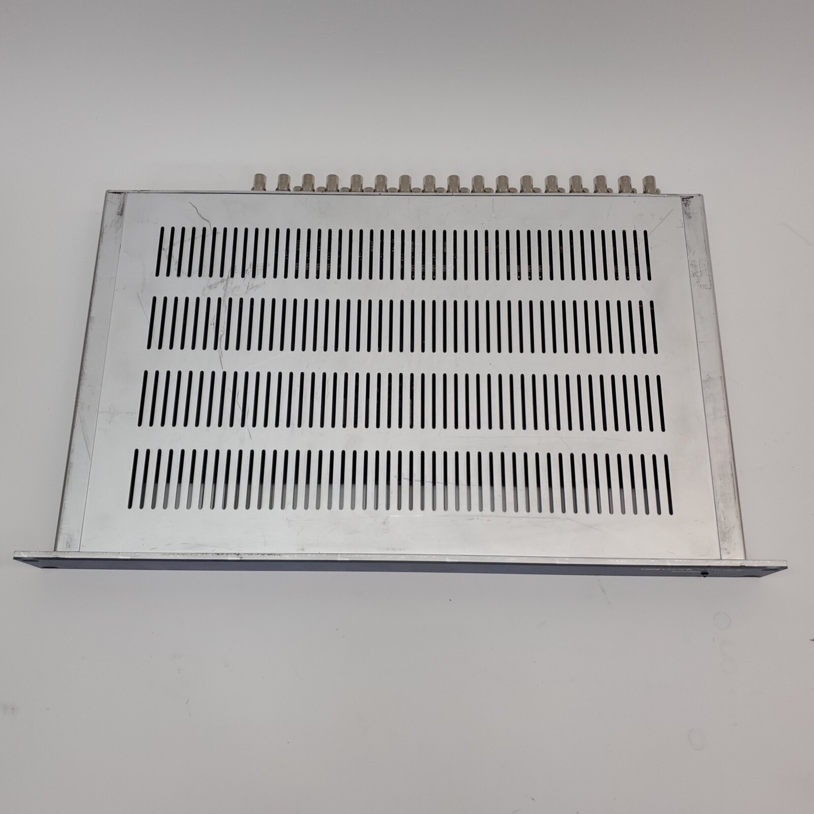 Network VikinX VD1616 Serial Digital Video Router NO PSU