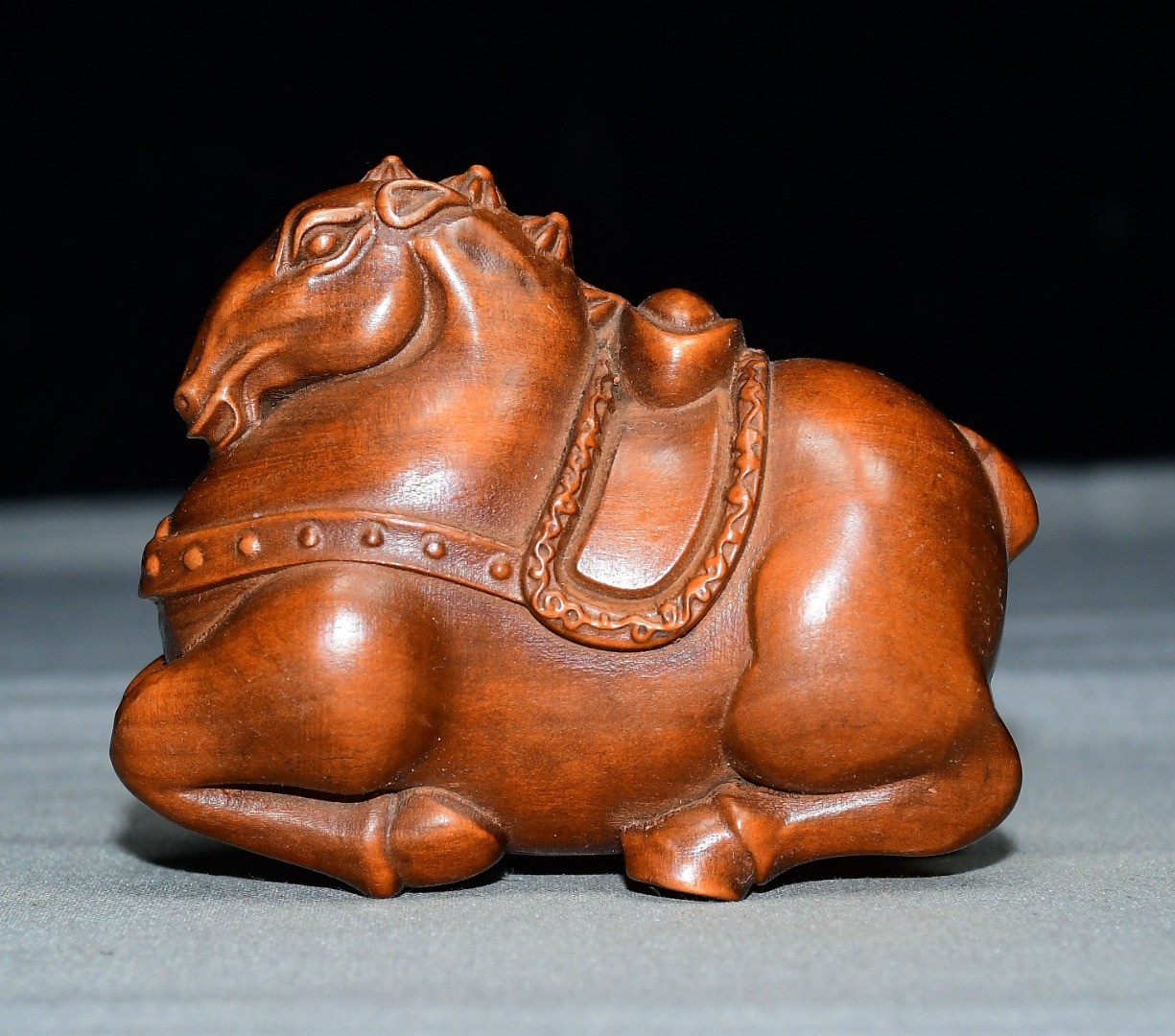 Exquisite Small Leaf Boxwood Tang Horse Ornament