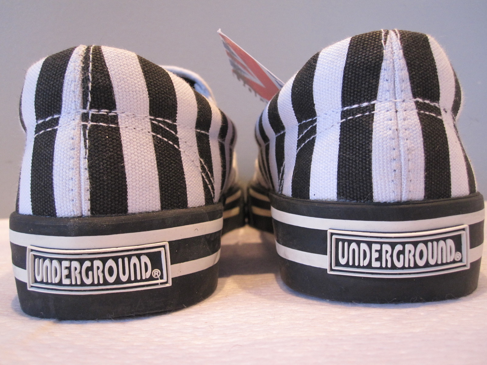 NEW UNDERGROUND SHOES SKULL JAiLHOUSE STRiPE PiRATE BOAT SNEAKERS EMO UK8 EURO42