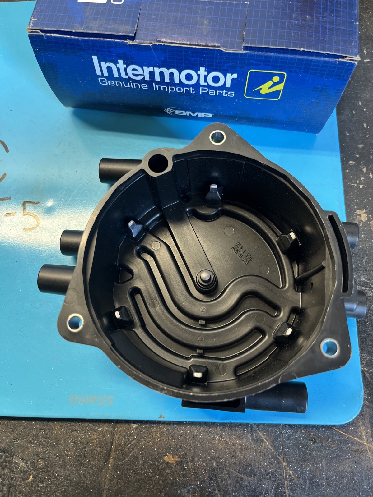 Intermotor Genuine Import/SMP Distributor Cap JH-253