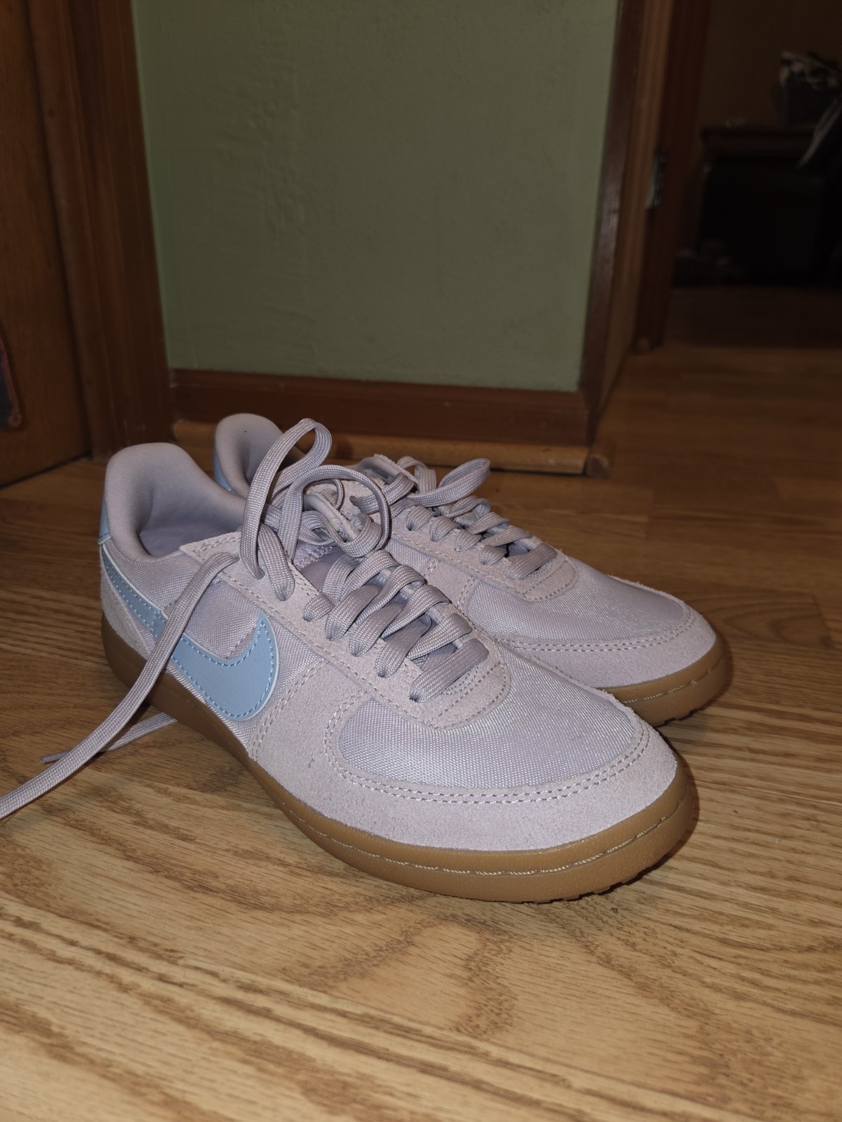 Nike womens Low Top Lace-Up Athletic Sneaker purple/Blue Swoosh Gum Rubber Sole