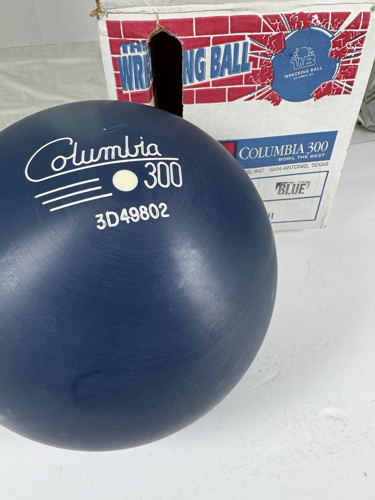 Columbia 300 Wrecking Ball Urethane Bowling Ball 10 lb No Holes Vintage USA