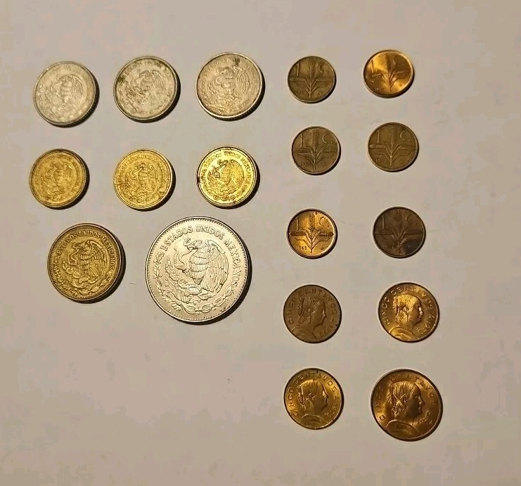 Lot of 18 Assorted Vintage 1961-85 Mexican Peso And Centavos Coins