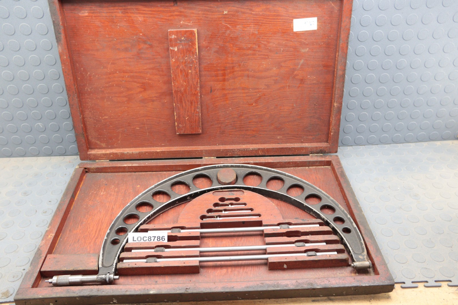 VINTAGE BROWN & SHARPE 12'' TO 16'' OUTSIDE MICROMETER  LOC8786