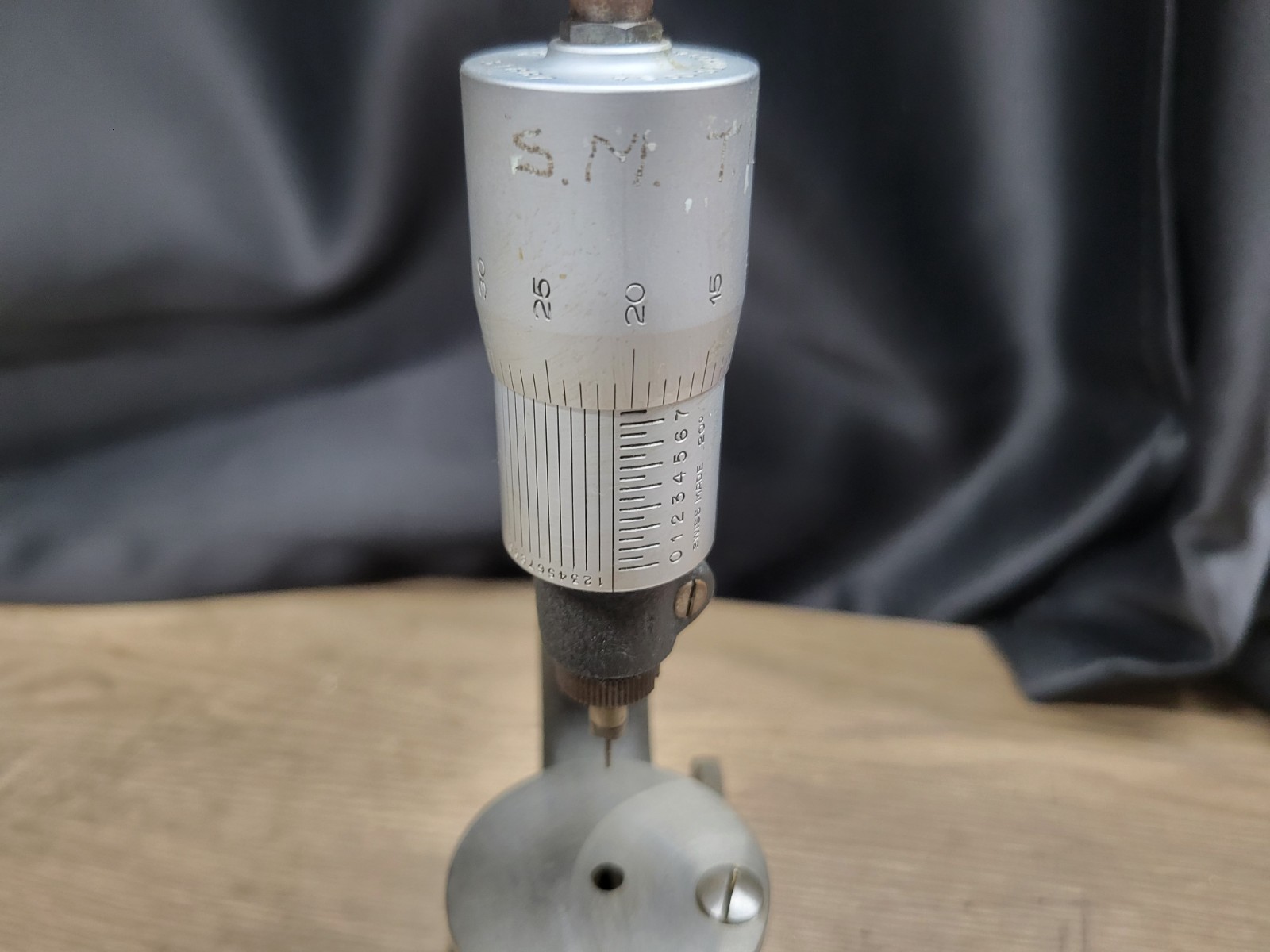 BERGEON SWISS MADE VERTICAL MICROMETER