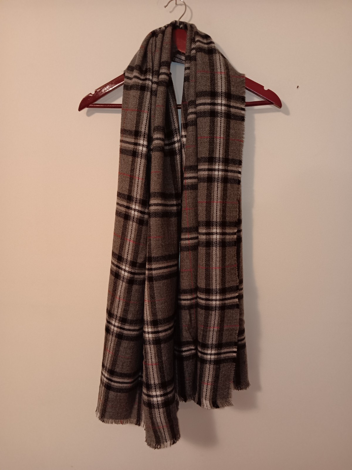 Banana Republic Scarf Gray Red Black White NWT Men's Women's Unisex Winter Warm