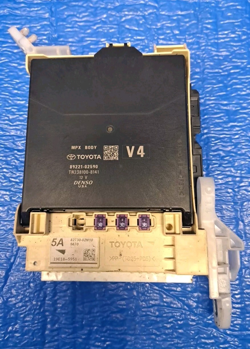 2019 - 2022 Toyota Corolla MPX Body Control Module Unit OEM 89221-02590 DENSO V4