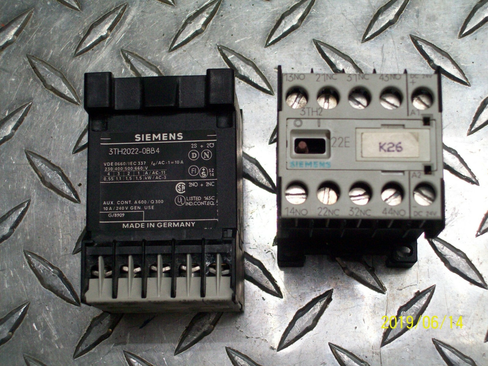 *LOT OF 2* SIEMENS 3TH2022-0BB4 CONTACTOR RELAY
