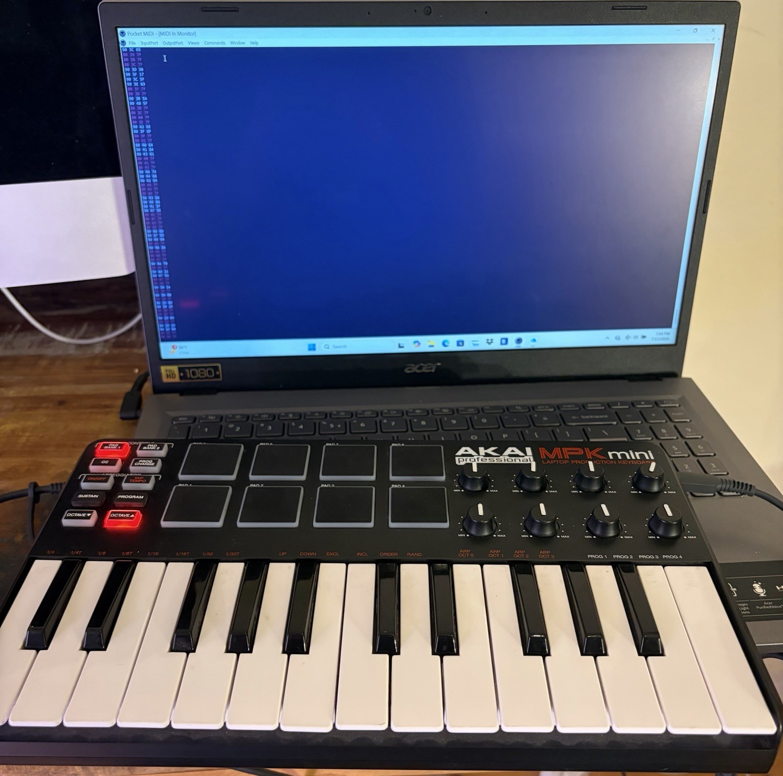 Akai MPK Mini MK1 USB MIDI Keyboard Controller Fully Tested All Keys Pads Work