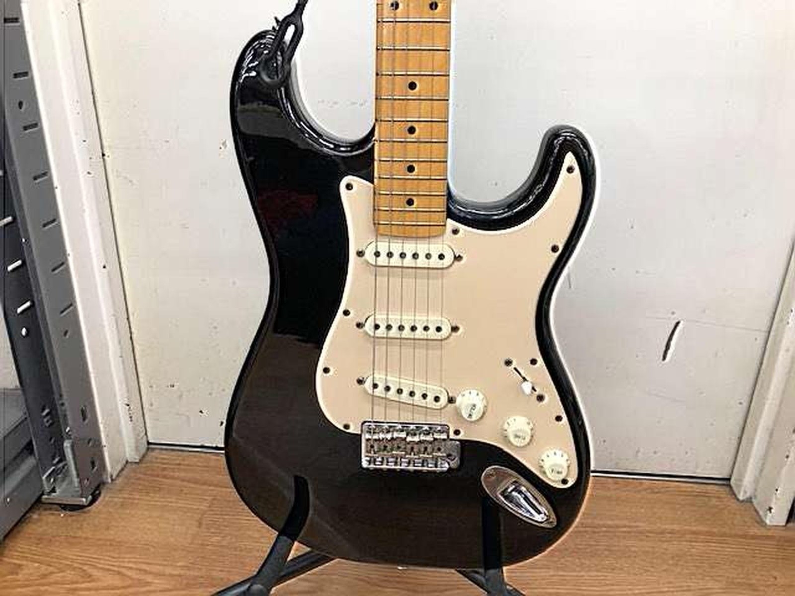 GRASSROOTS G-SE Used Maple neck Rosewood fingerboard Black w/Gig case
