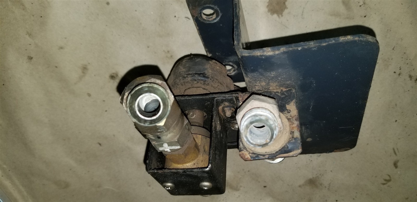 Bobcat G threaded Heater valve , actuator, bracket 7100019, 6675175, 6675172