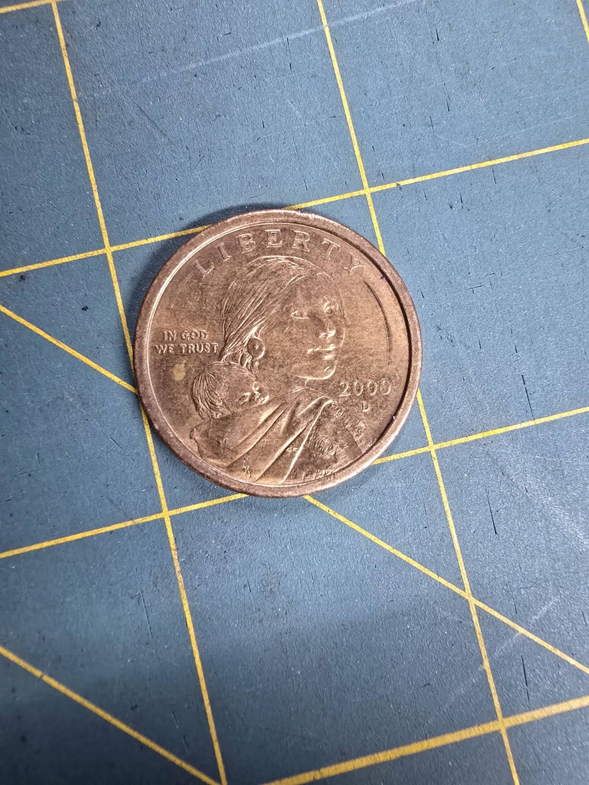 2000 D SACAGAWEA ONE DOLLAR US LIBERTY COIN GOLD COLOR CIRCULATED