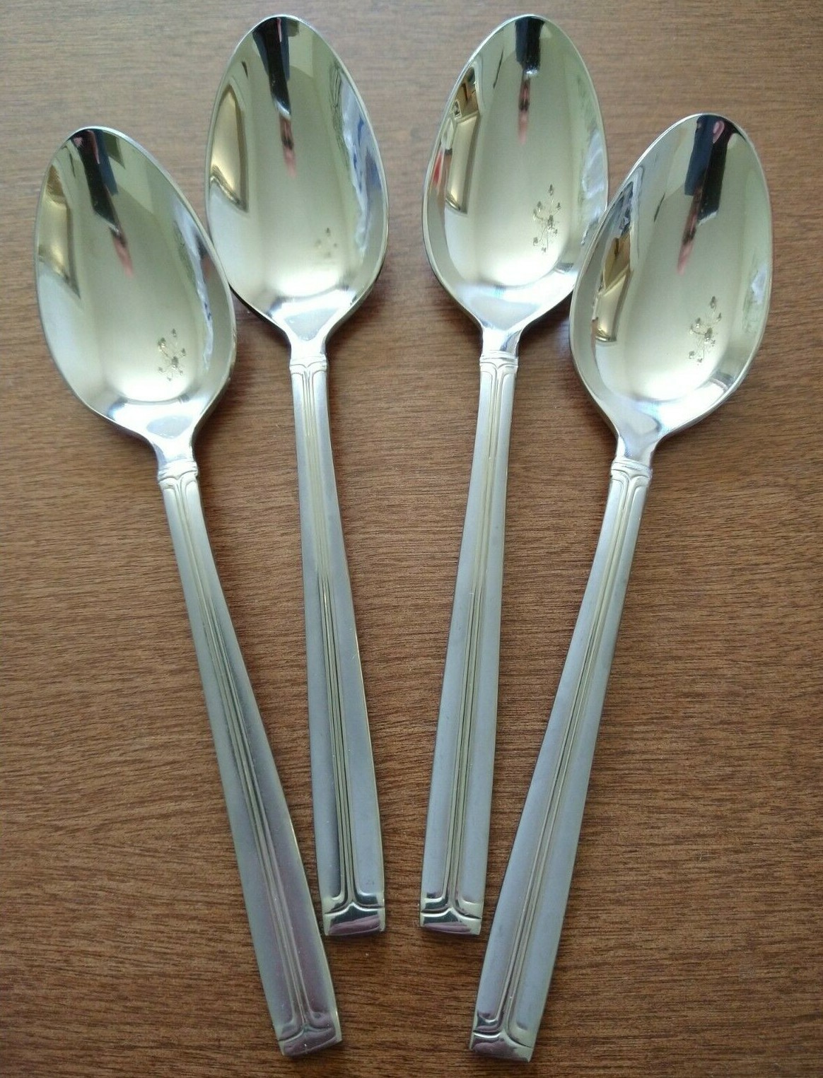 Set of 4 Wallace WAS244 6 3/8" Teaspoons Scroll Center Line Satin & Glossy NOS