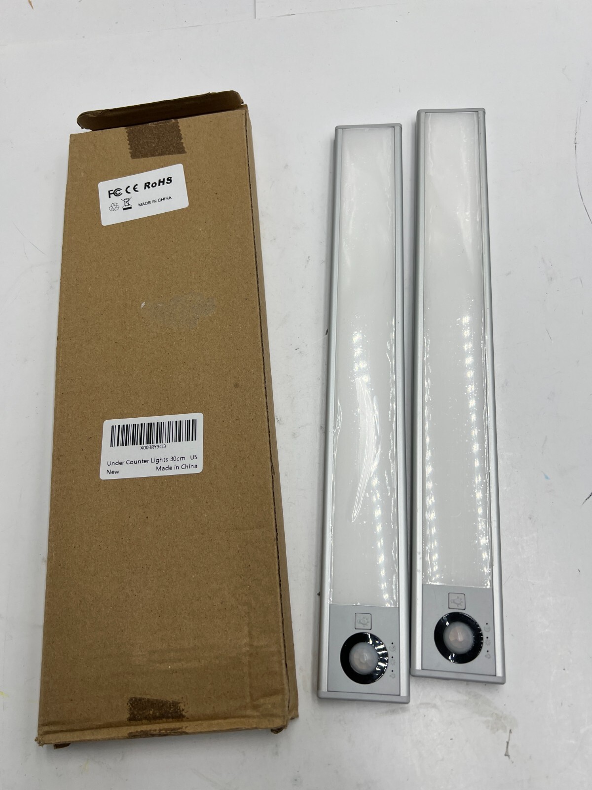 2-Pack Under Counter Light 30 CM US White / Light Sensor *PICTURED ITEM ONLY
