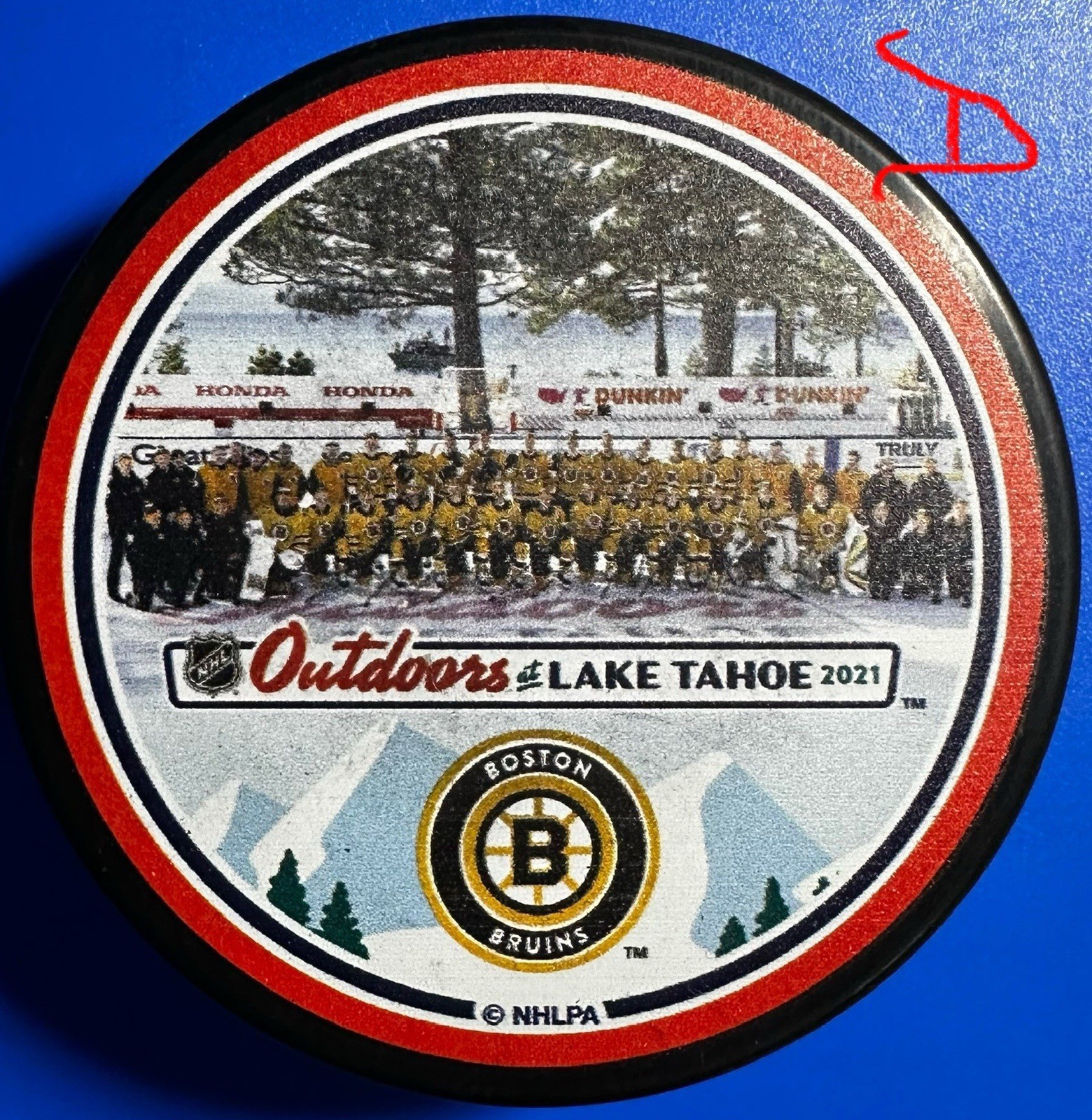 Boston Bruins 2021 Lake Tahoe Team Picture Souvenir Puck (February 21, 2021)