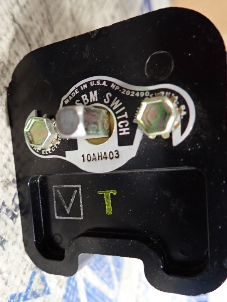 NEW - GE 10AH403 400 83004 4 Type SBM Control Switch