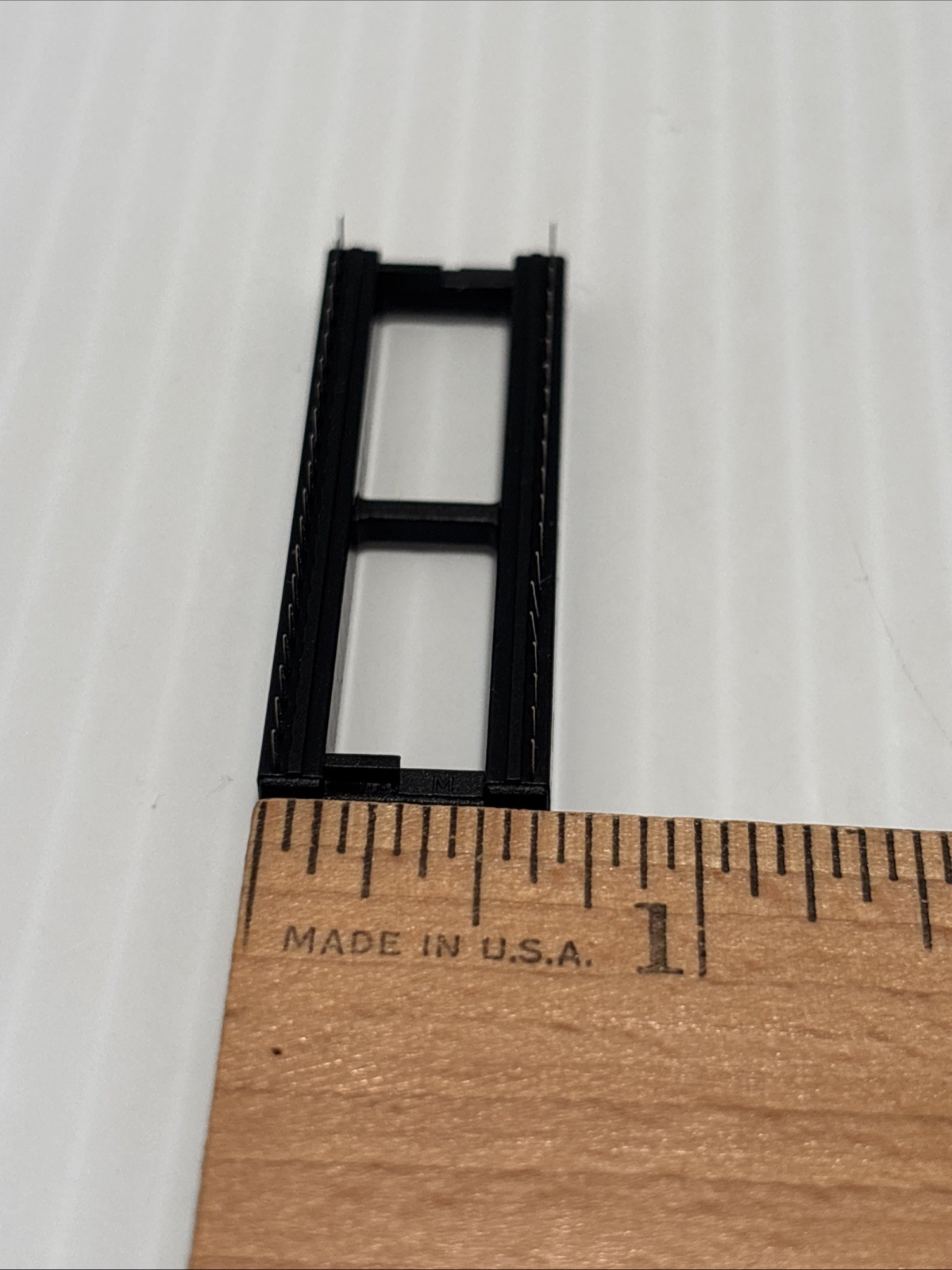 AMP 390262-5 40 PIN IC SOCKET