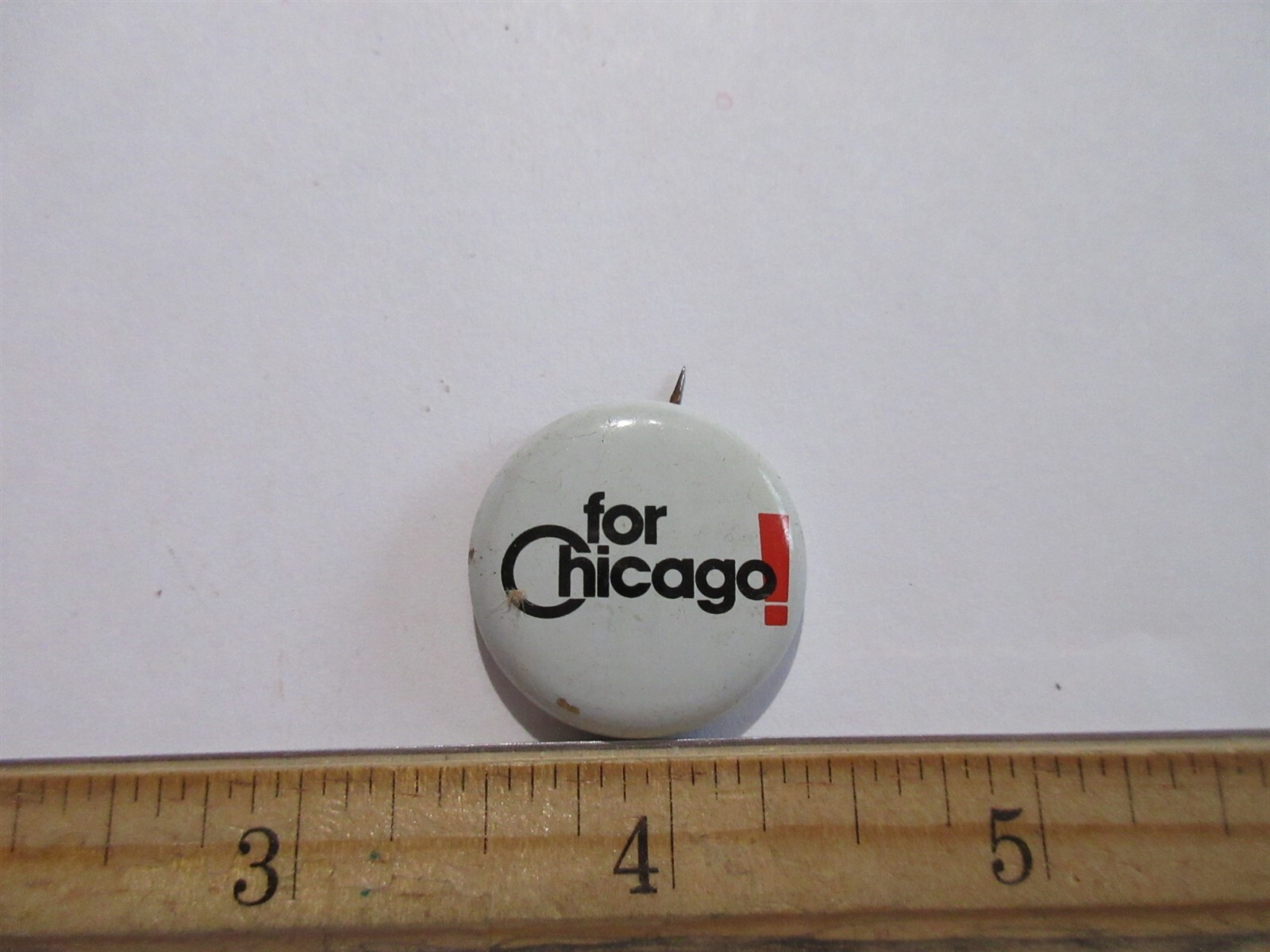 vintage For Chicago! pinback pin badge