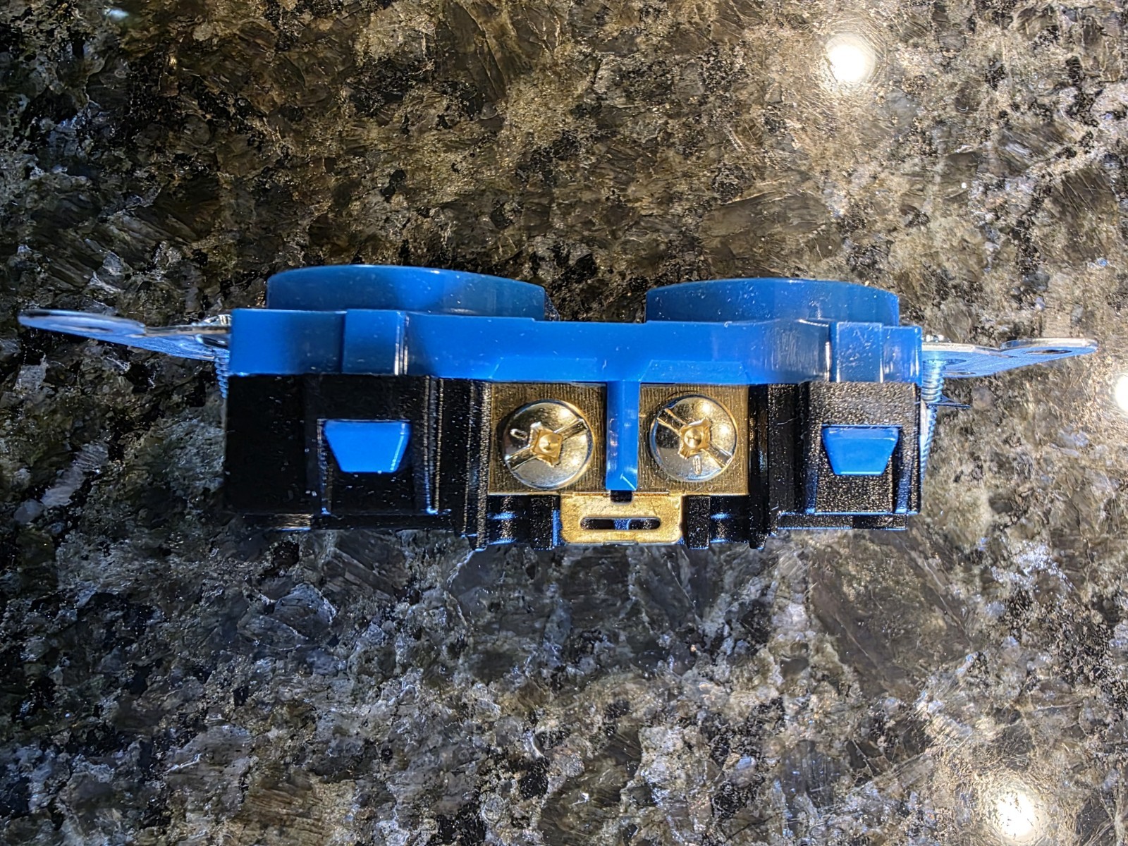 HUBBEL BR20C2BL DUPLEX RECEPTACLES