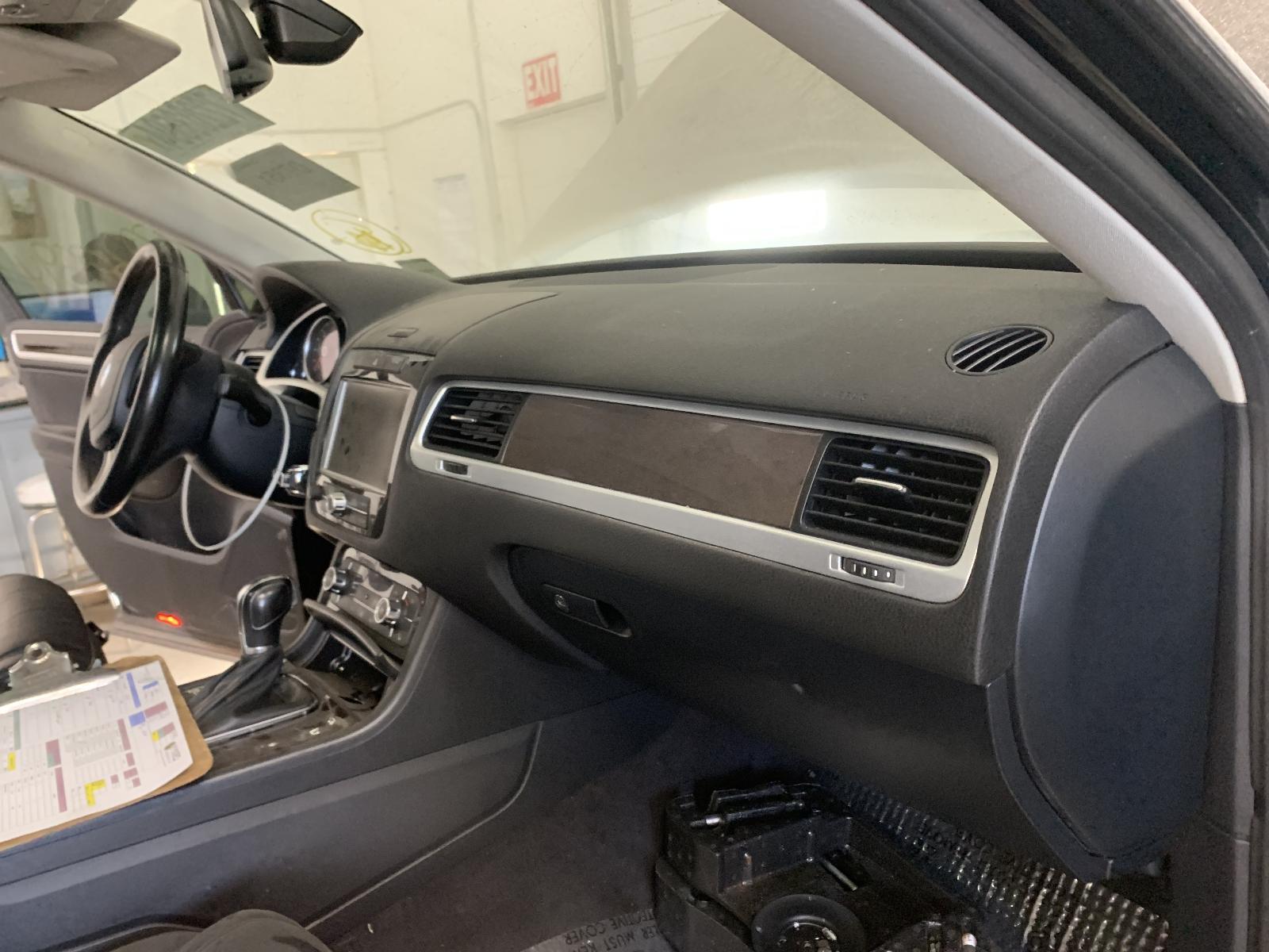Used Floor Jack fits: 2013 Volkswagen Touareg Grade A