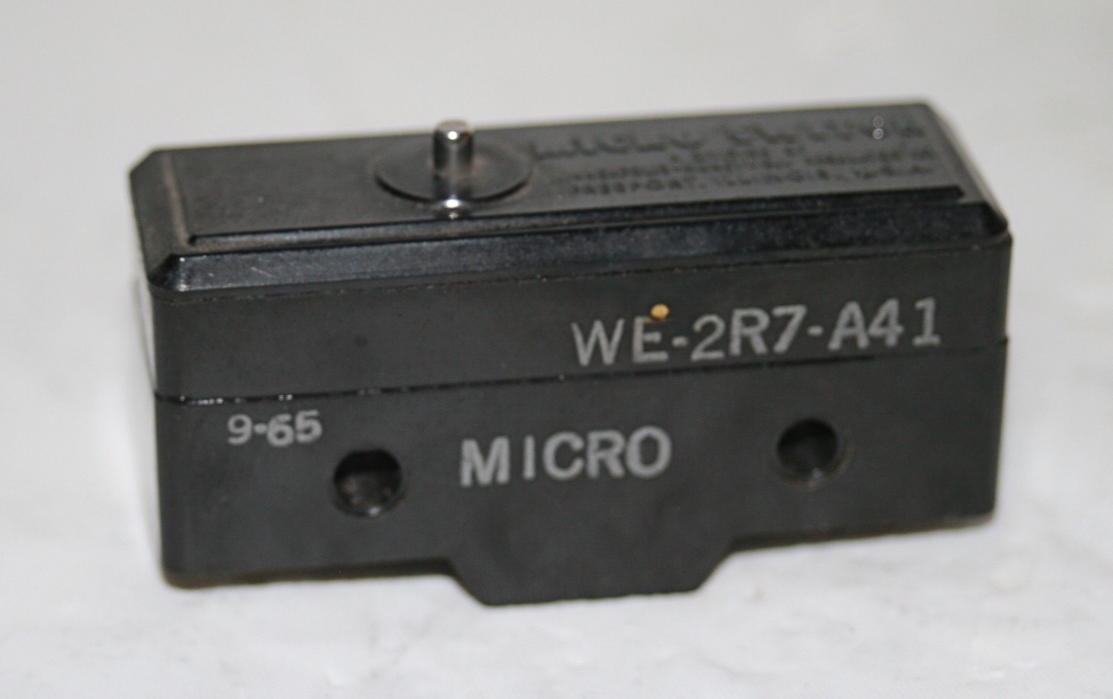 25A 125/250/480VAC Pilot Duty Micro Switch Honeywell WE-2R7-A41 NOS