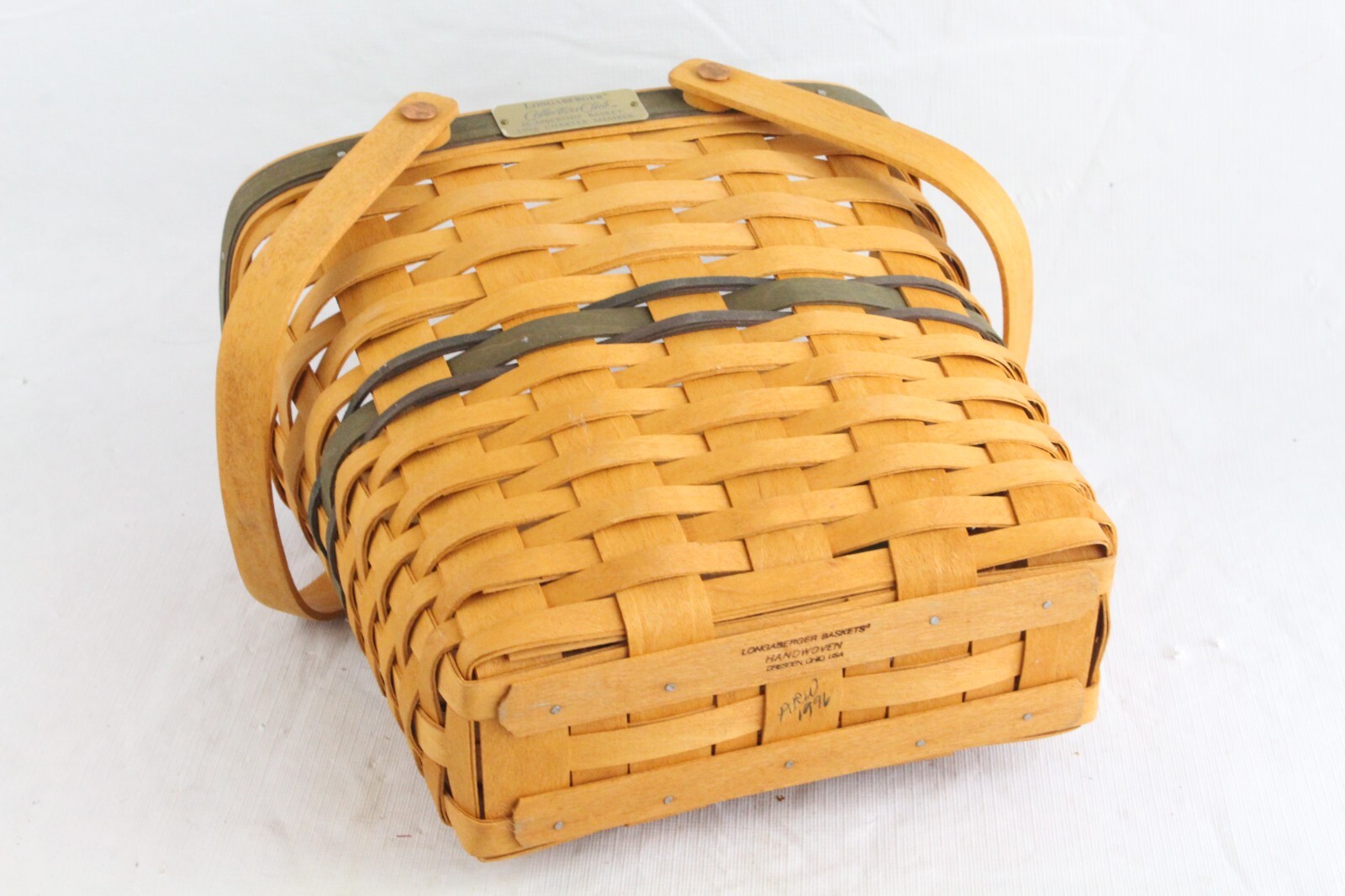 Vintage 1996 Longaberger Collector's Club Membership Hand Woven Wicker Basket