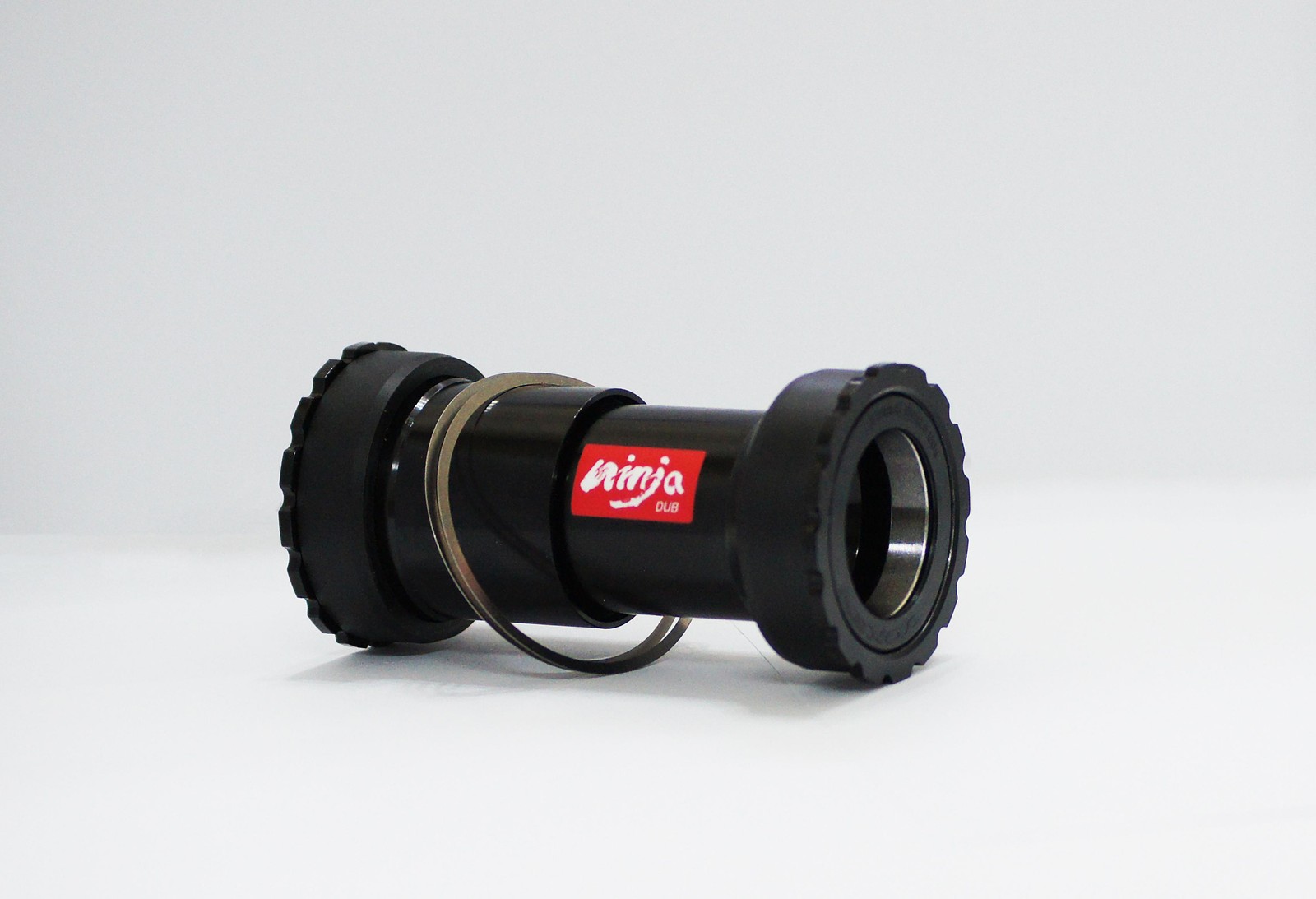 TOKEN Press Fit Bottom Bracket, BB386 Φ46mm to SRAM DUB Φ29mm