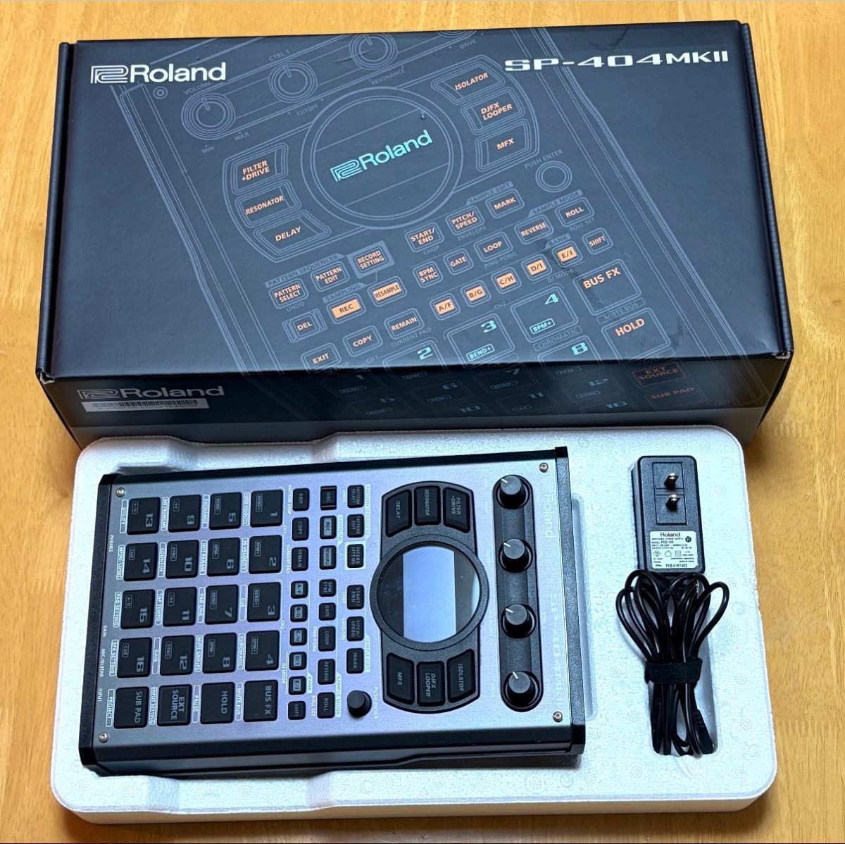 Roland SP-404 MkII Creative Sampler and Effector w/ box Used