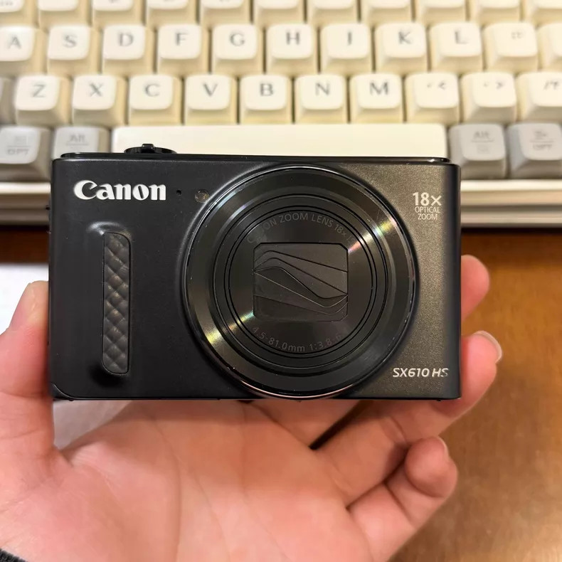 Canon PowerShot SX610 HS Digital Camera 20.2 MP 18x Optical Zoom Wi-Fi & NFC