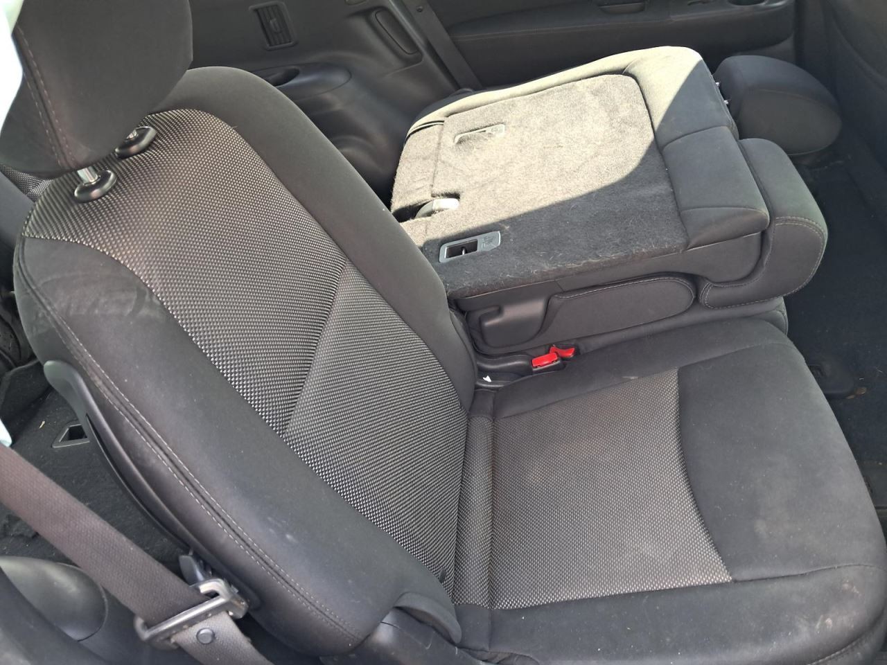 PATHFINDR 2017 Glove Box 4718184