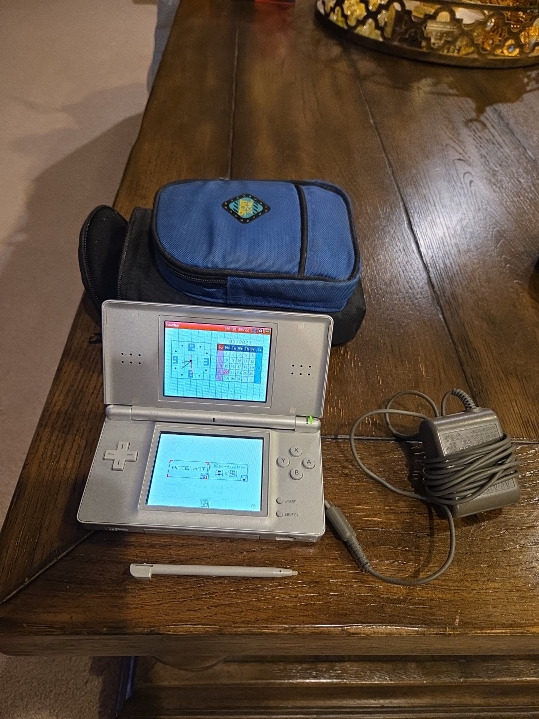 Nintendo DS Lite Silver W/Stylus Power Cord & Carrying Case BEAUTIFUL CONDITION