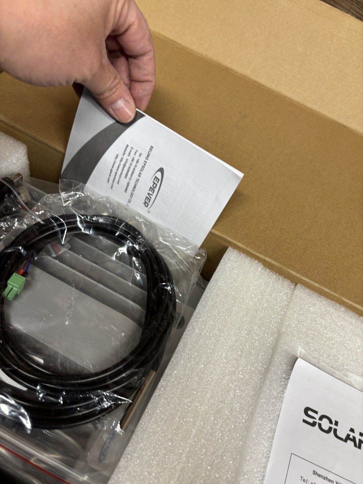 EPEVER 40A MPPT Solar Controller with MT50 Remote Meter NEW OPEN BOX