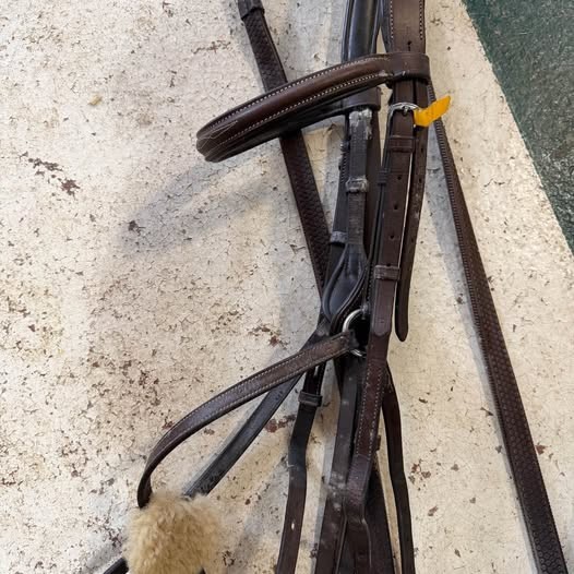 Used oversize brown figure 8 bridle with rubber reins