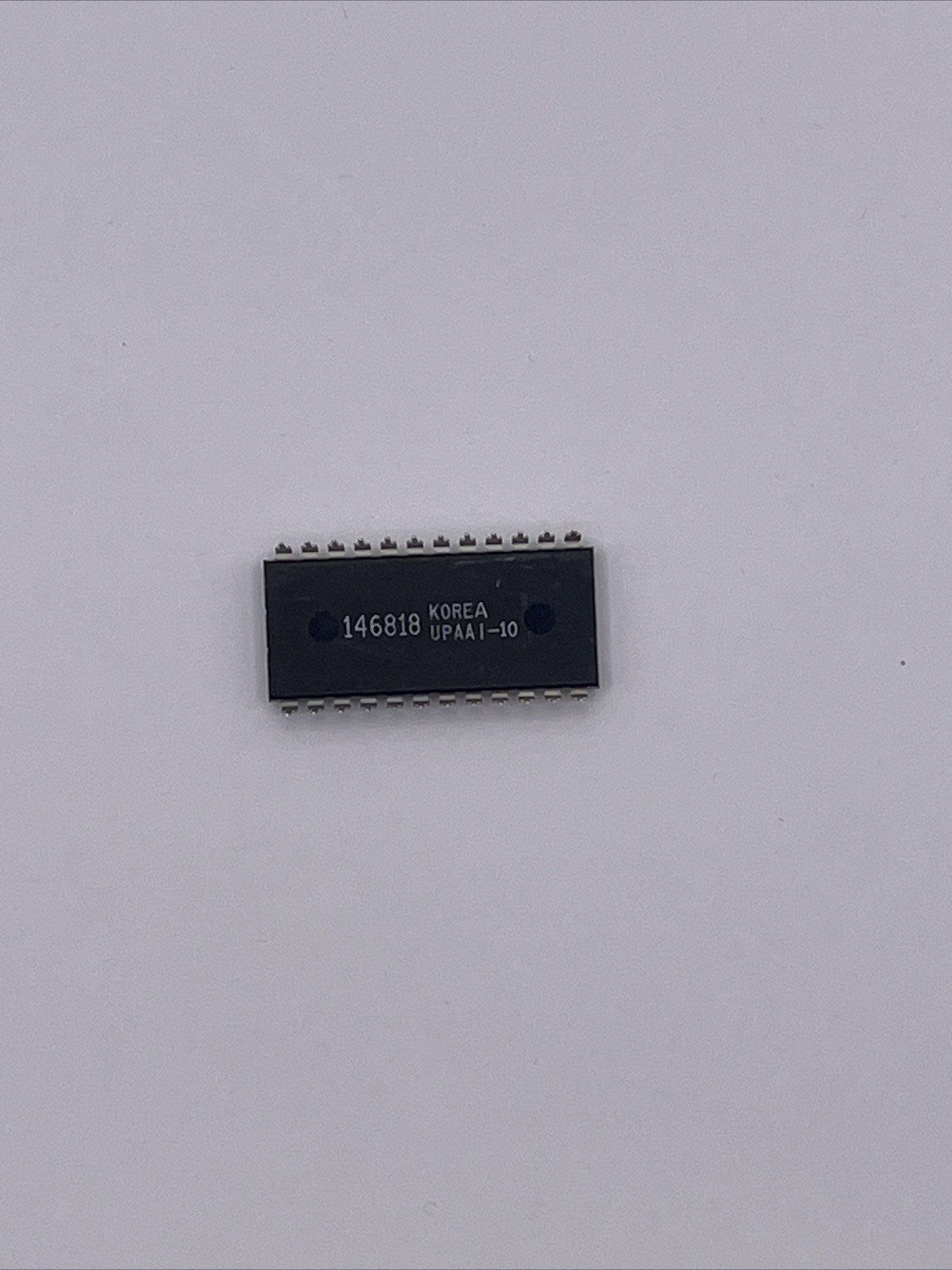 MC146818P MOTOROLA - IC - 24PIN DIP - NOS