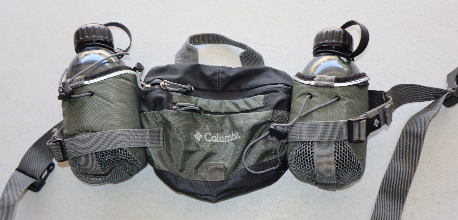 Columbia Hydration Waist Belt Pack Hiking with 2 Water Bottles
