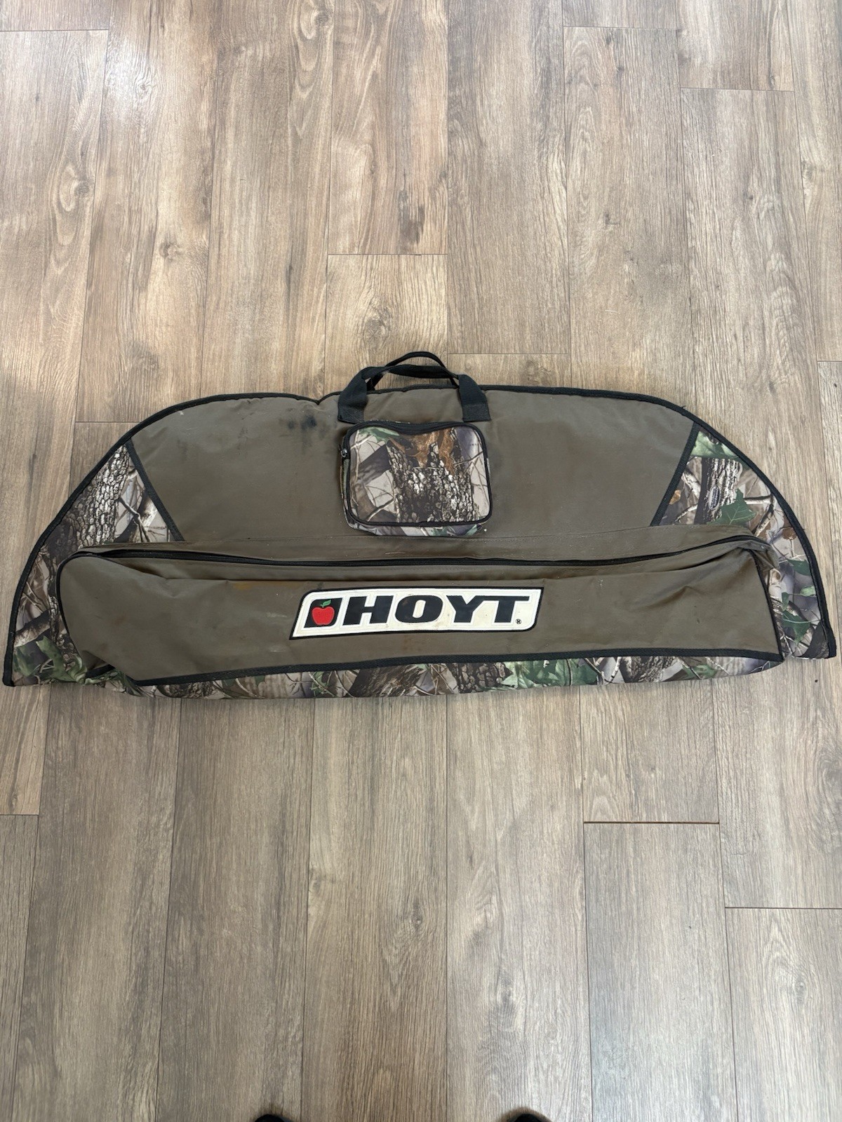 Hoyt Trykon RH Compound Bow 70lb With Accessories And Case