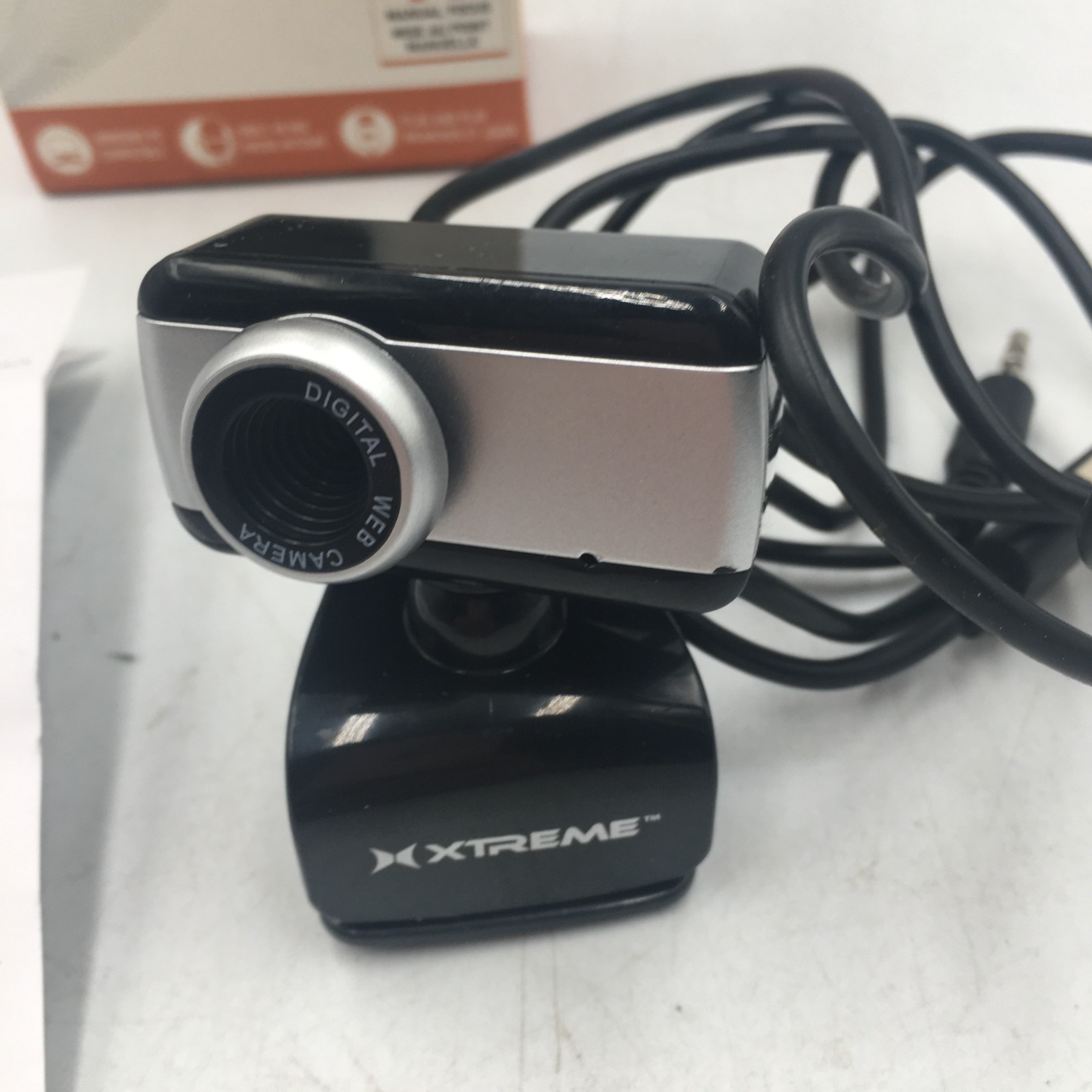 Webcam Xtreme Tech Clip-On with Built-in Microphone In Original Box