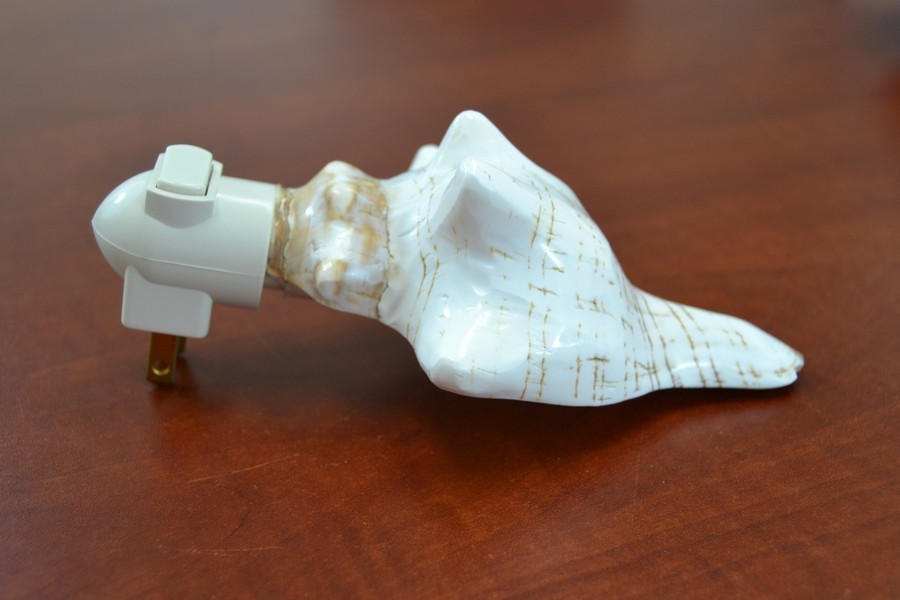 WHITE FOX CONCH SEA SHELL NIGHTLIGHT